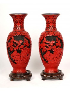 Pareja de Jarrones de Laca...